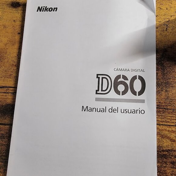 NIKON D60 6.1MP Digital SLR Camera Kit - Picture 8 of 9